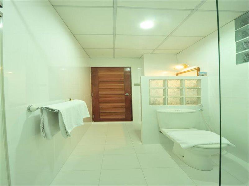 Lullaby Inn Silom Бангкок Экстерьер фото