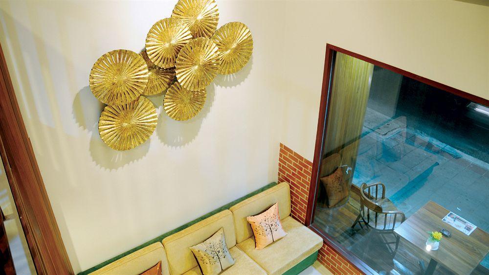 Lullaby Inn Silom Бангкок Экстерьер фото