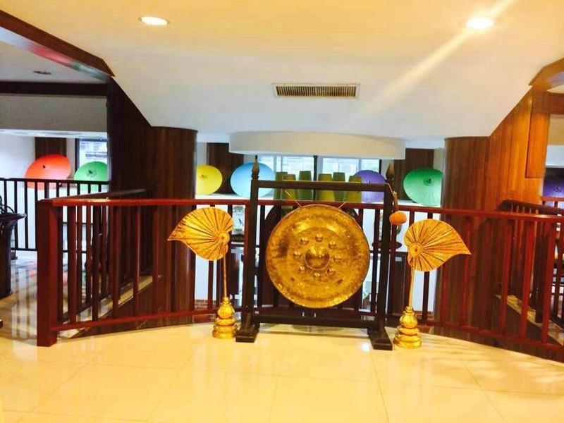 Lullaby Inn Silom Бангкок Экстерьер фото