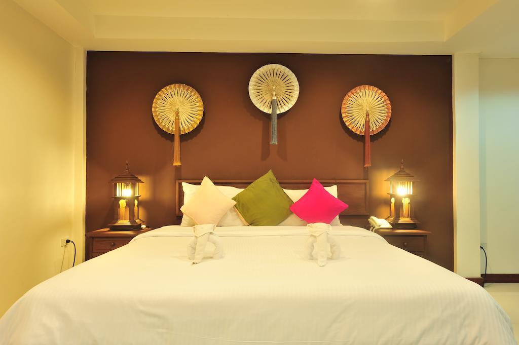 Lullaby Inn Silom Бангкок Экстерьер фото