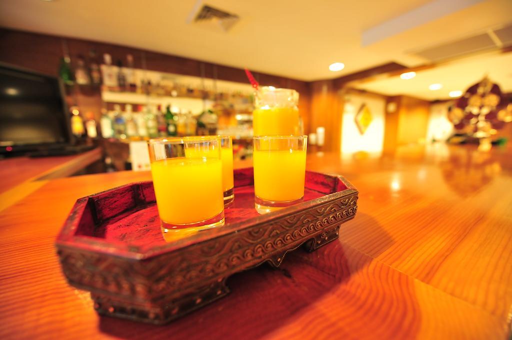 Lullaby Inn Silom Бангкок Экстерьер фото