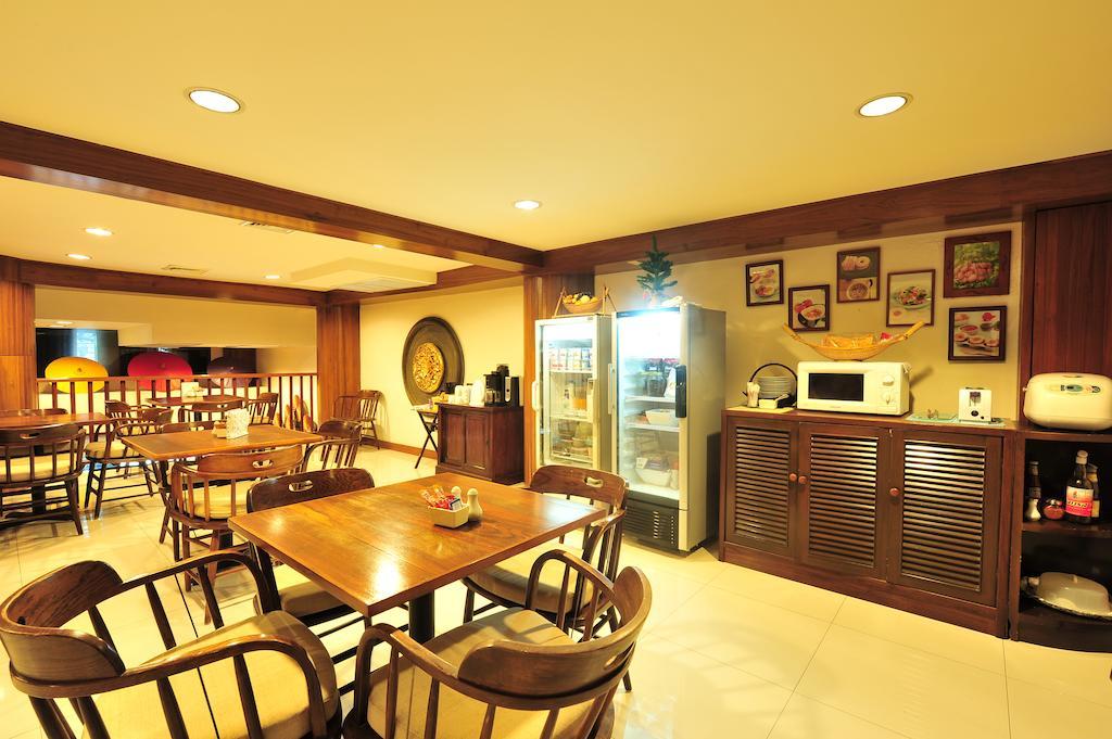 Lullaby Inn Silom Бангкок Экстерьер фото